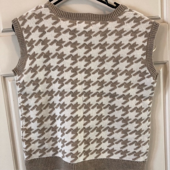 Jessica Simpson Sweater Vest size large - Picture 6 of 8